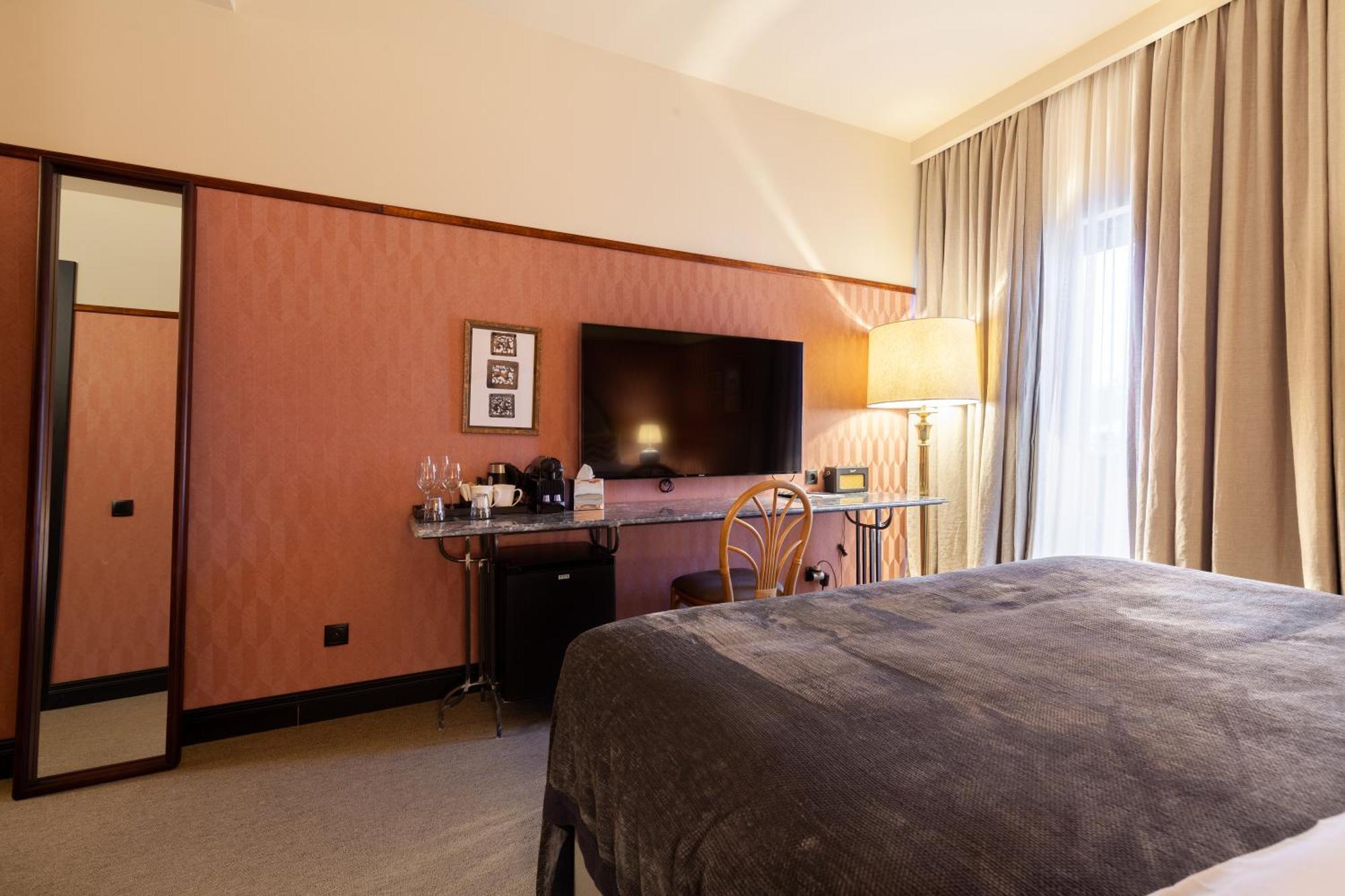 Communal Hotel Kutaisi Eksteriør bilde